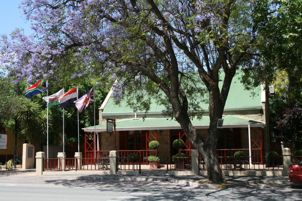 88 Baron Van Reede Guesthouse Oudtshoorn Exteriör bild